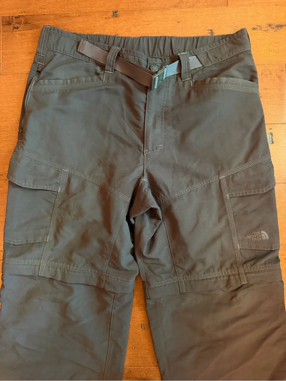 The North Face Men's Convertible Cargo Pants dark gray